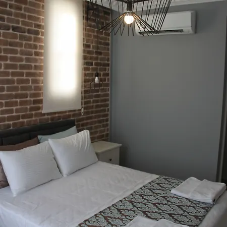 Luna Boutique Hotel 2*