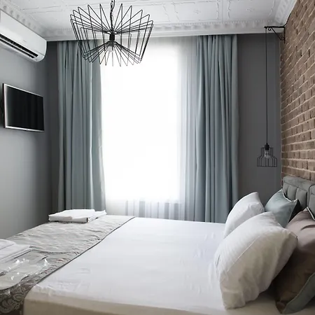 Luna Boutique Hotel 2*