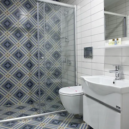 Luna Boutique Hotel 2*